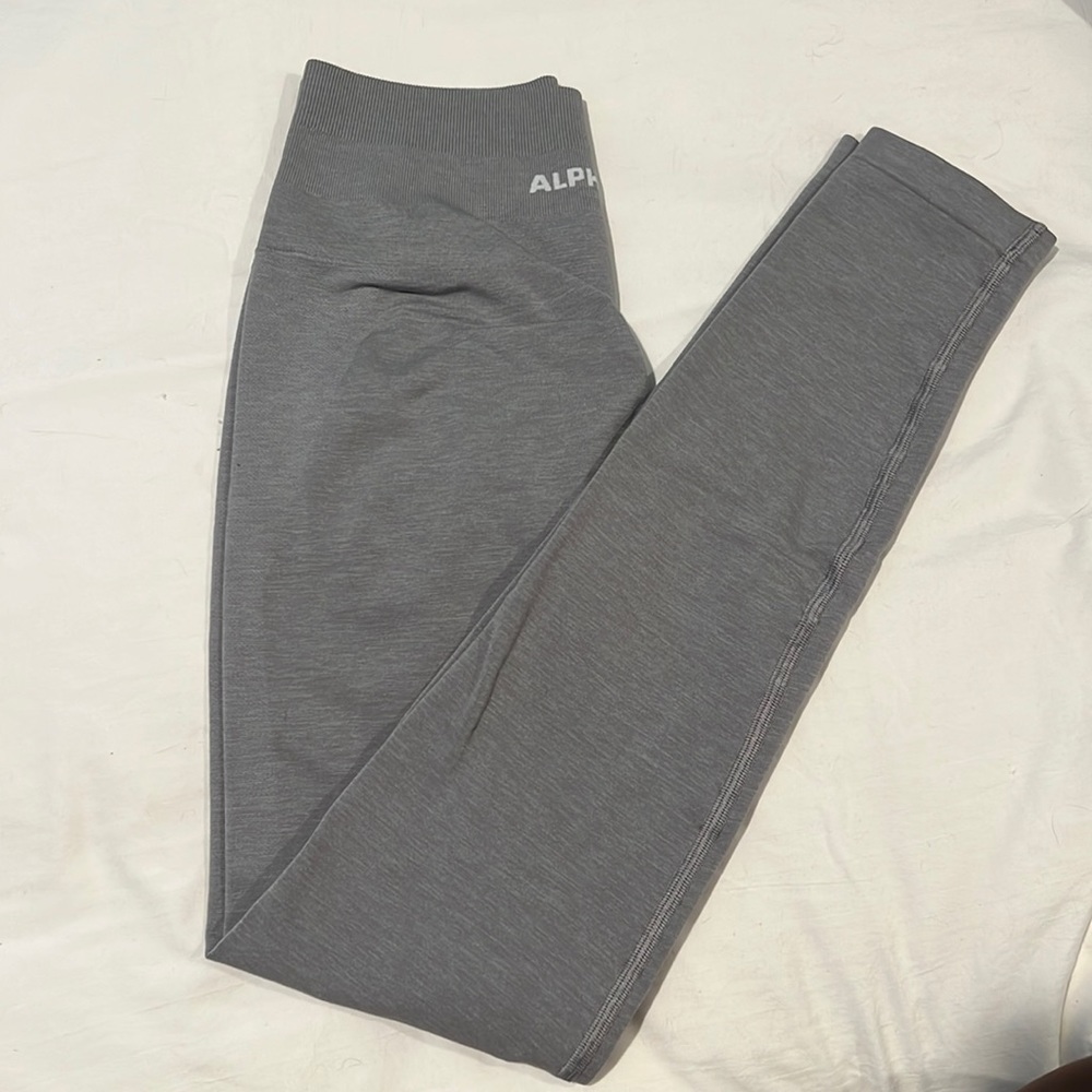 Alphalete Amplify size Small legging in like new condition